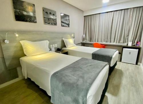 2 twin beds