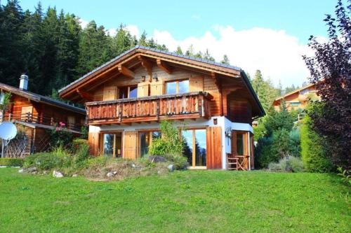 Chalet chaleureux avec sauna & jardin in Icogne