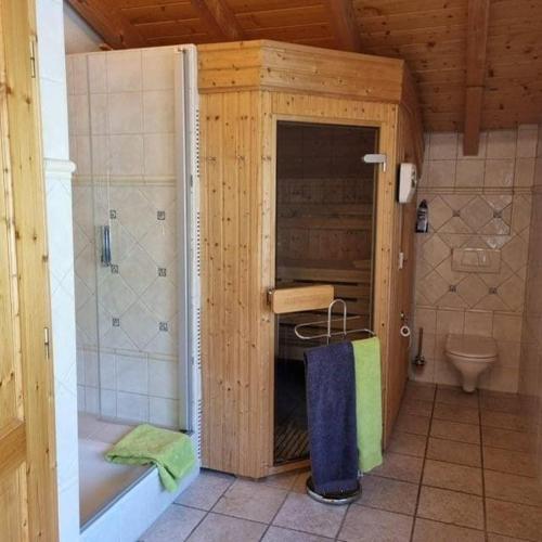 Chalet chaleureux avec sauna & jardin in Icogne