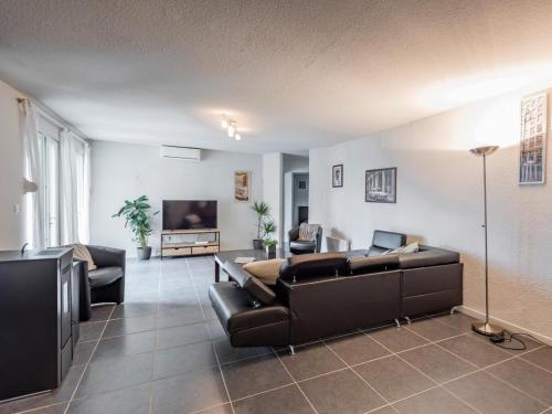 Villa Le Filon d'Or - 8 persons with pool and view in Oupia