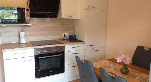 Kitchen, Ederauenblick in Battenberg (Eder)