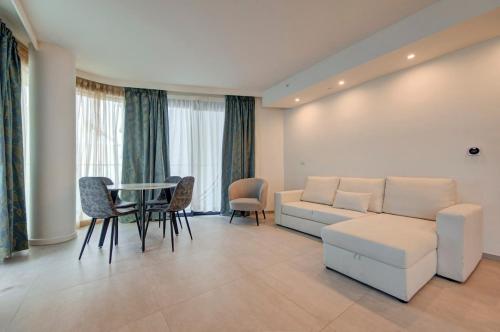 New Bright & Cozy 1BR Apartment Mercury Suites - Location saisonnière - San Ġiljan