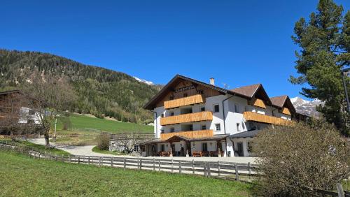 Apartments Knappenhof Pfitsch - with Swimming Pool - Val di Vizze