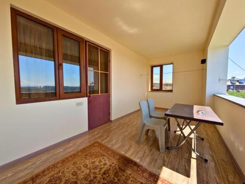 Balkons/terase, Garden House Apartments in Zovuni