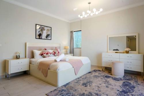 FIRST CLASS 1BR Luxury Sea and Palm View Retreat - image 14