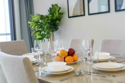 FIRST CLASS 1BR Luxury Sea and Palm View Retreat - image 5
