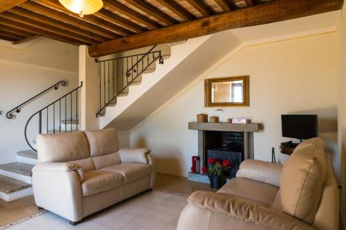 Pool & Relax Tuscan House with Panoramic View in Pieve a Nievole