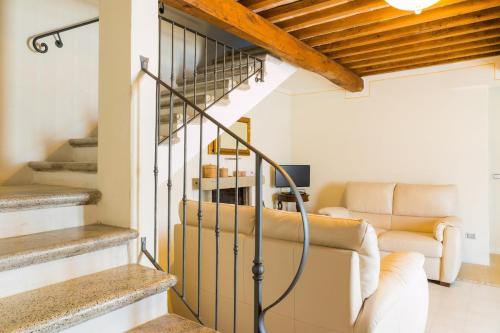 Pool & Relax Tuscan House with Panoramic View in Pieve a Nievole