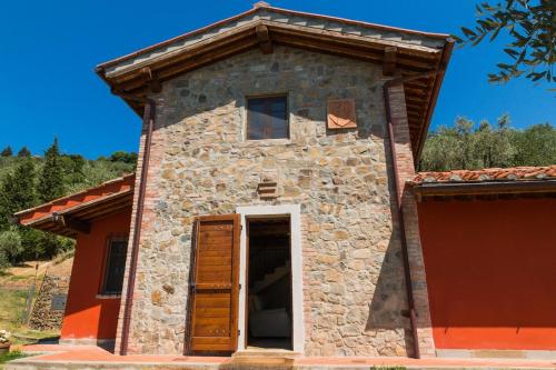 Pool & Relax Tuscan House with Panoramic View in Pieve a Nievole