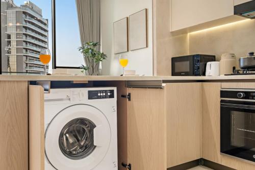 FIRST CLASS 1BR Iconic Design and Luxury Living - image 6