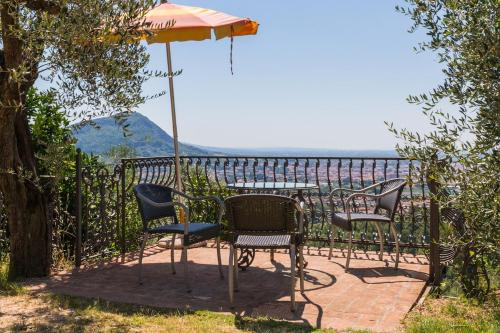 Pool & Relax Tuscan House with Panoramic View in Pieve a Nievole