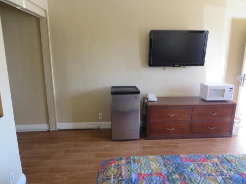 Sandpiper Motel – Costa Mesa, CA