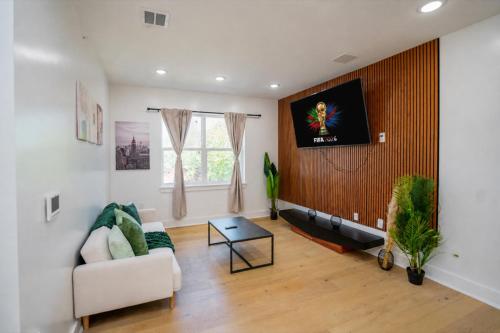 Skyline Rooftop Escape Free Parking 30m to NYC – khách sạn tại Khac