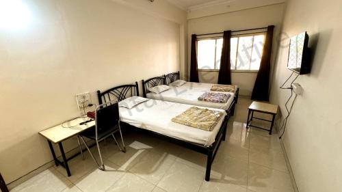 Shantai Executive Pure Veg Restaurant & Lodging in Beed
