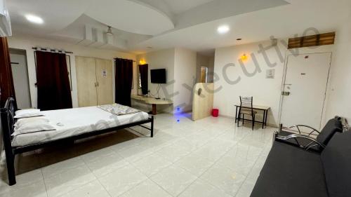 Shantai Executive Pure Veg Restaurant & Lodging in Beed