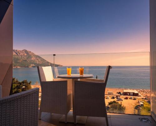 Shine Seaside Bliss Becici