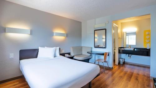 Motel 6 Pleasanton, CA in Pleasanton
