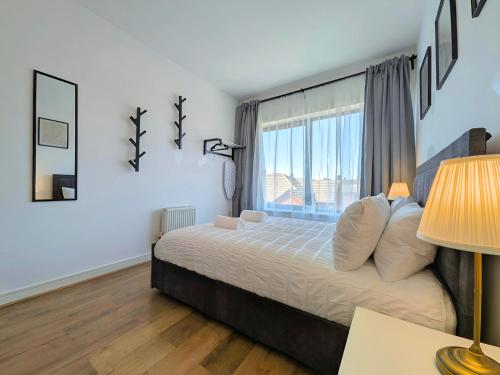 Stylish Rooms Near Airport & City Centre Parking in Garston