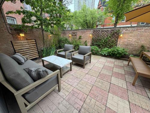 Balcony/terrace, 3-Story Townhome Free Parking Private Patio Washer-Dryer in Lincoln Park