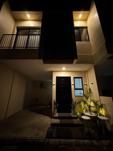 Entire House with Parking, Full Kitchen and Near SRP, Seaside and Nustar – khách sạn tại Thành phố Talisay