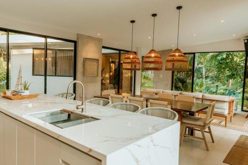 Golden Sands Luxury Villa in Los Cobanos in Los Cobanos