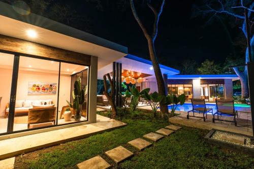 Golden Sands Luxury Villa in Los Cobanos in Los Cobanos