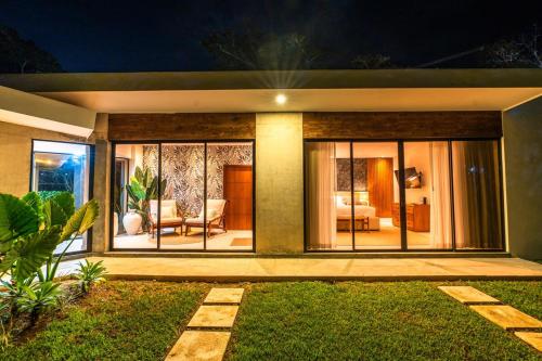 Golden Sands Luxury Villa in Los Cobanos in Los Cobanos