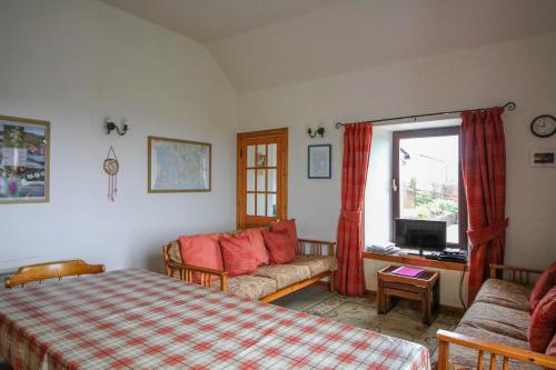 Scoor - Garden Cottage in Pennyghael