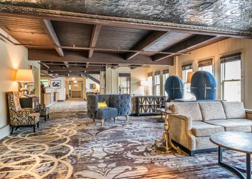 大堂, Holland America Skagway Inn in 史凱威