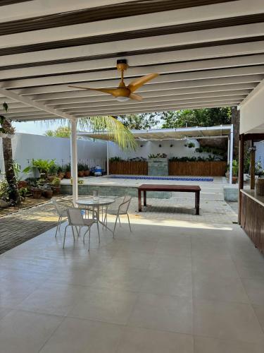 Evergreen Private Pool Villa - Cavite – khách sạn tại Rosario