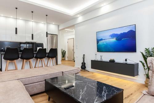 Athens Riviera 2BR Apartment by ΜΡS