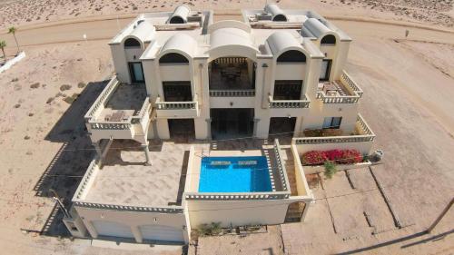 Big Home in Las Conchas with Pool Hacienda de Solis