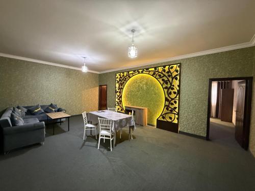 NRS Hotel – khách sạn tại Binagadi