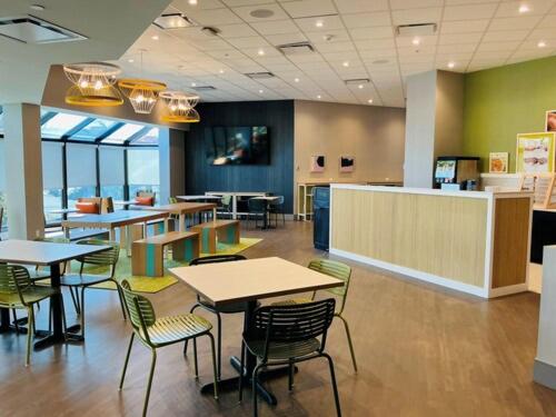 Spark by Hilton Montreal Brossard in บรอสซาร์ด (QC)