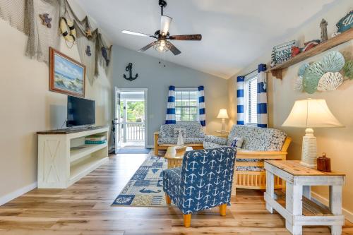 Ocean Isle Apartment with Balcony, 1 Mi to Beach! in Ocean Isle Beach, USA