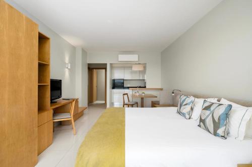 Agua Hotels Riverside - image 6