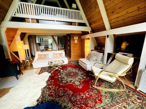 Galiano Island Cabin in 盬泉島 (BC)