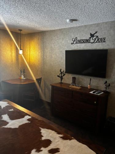 Lonesome Dove Lodge - image 11