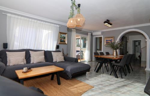 E436 Villa Linares by Mallorca Villa Selection - image 2