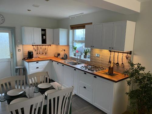 Charming 3 bedroom cottage with a large enclosed garden in Fermoy