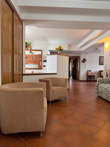3 bedrooms, 5 beds