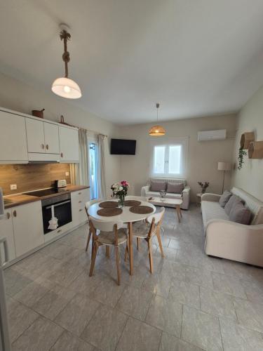 Maresia Apts & Studios 5