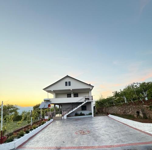 Villa Dorez Librazhd in 拉比諾特-富舍
