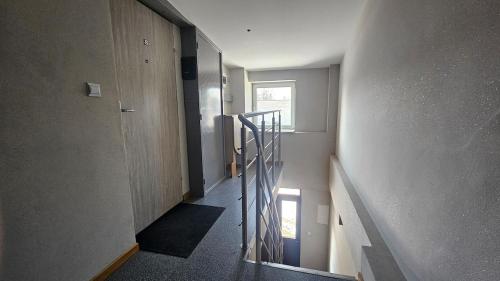 Вхід, Studio w kamieniczce in Константинув Лодзький