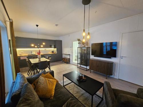New Modern Apartment With Garage – khách sạn tại Khu Svolvaer bên bờ sông