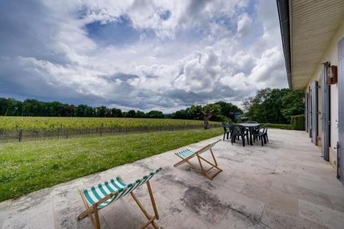 Balcony/terrace, Le Clos des Vignes in Castillon-la-Bataille
