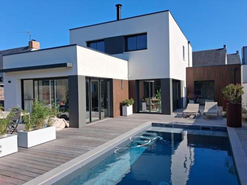 Villa contemporaine avec piscine chauffée à Guérande - Location, gîte - Guérande
