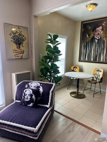 Murano Studio in the Heart of Koreatown in Los Angeles, USA