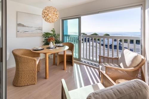 Waves & Wellness - Spa Pool, Sauna and Parking – khách sạn tại New Brighton
