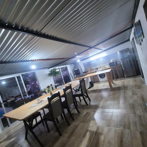 Chalet equipado para 10, en Atlántida (Chalet equipado para 10, en Atlantida) in Las Toscas